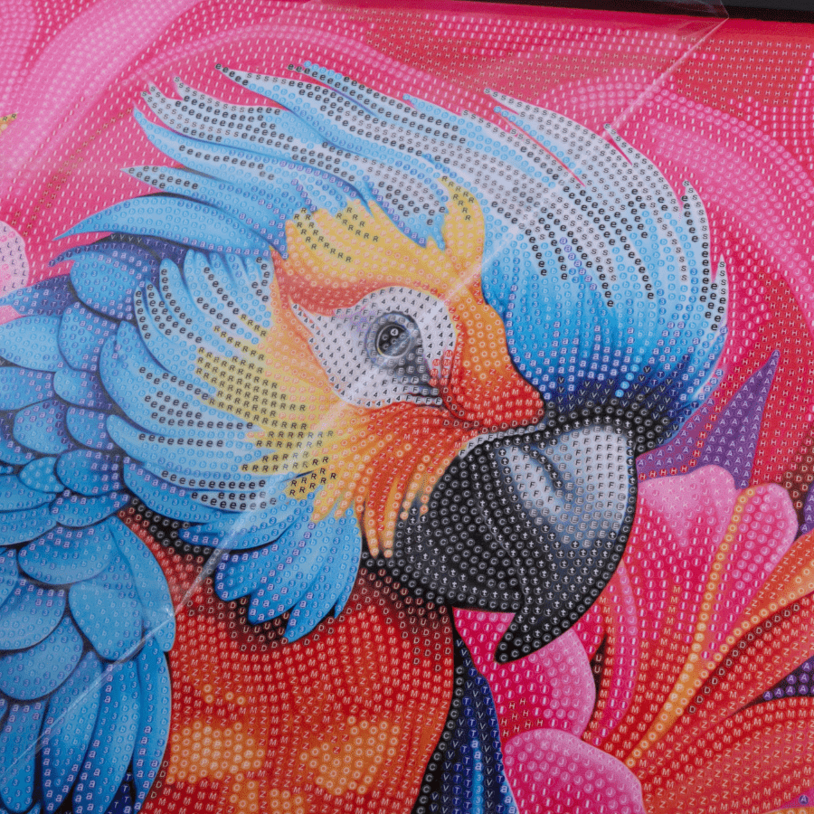 CAS-083L Pretty Parrot Crystal Art Scroll 40x50cm closeup