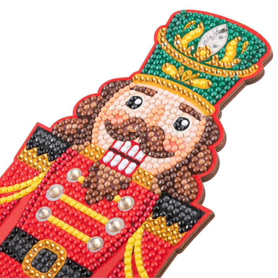 XL Buddy Crystal Art Nutcracker closeup1