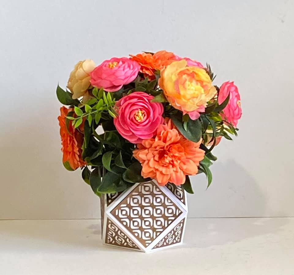 Forever Flowerz Pretty Patterns Vase Die Set