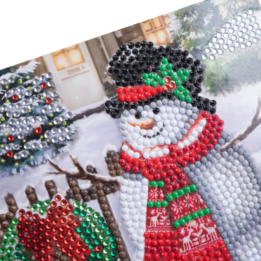smiling-snowman-18x18cm-crystal-art-card-close-up